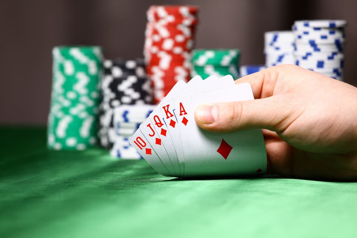 Thùng Phá Sảnh là gì? Hướng dẫn toàn diện về tay bài mạnh nhất trong Poker  | Natural8